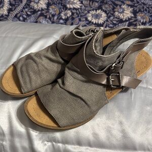 Stylish Gray Women's Sandals